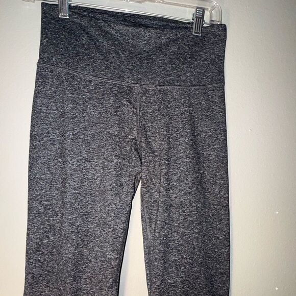 Old Navy Go Dry Charcoal Leggings Medium - Picture 2 of 7